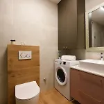 شقة Malako Family