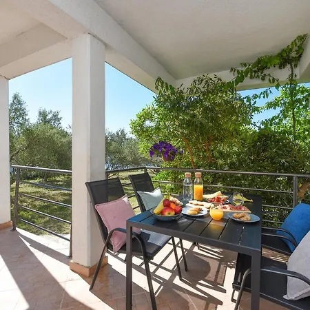 Malako Family Apartament *