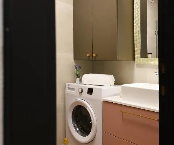 Malako Family Seline