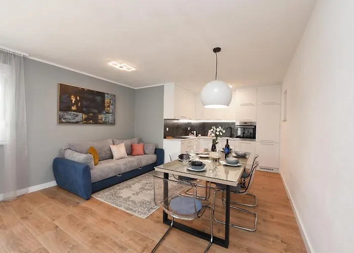 Apartament Malako Family *