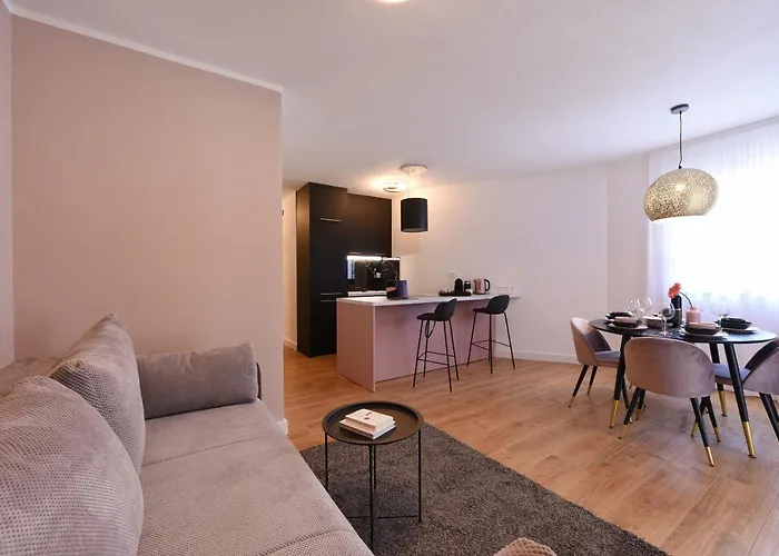 Malako Family Seline