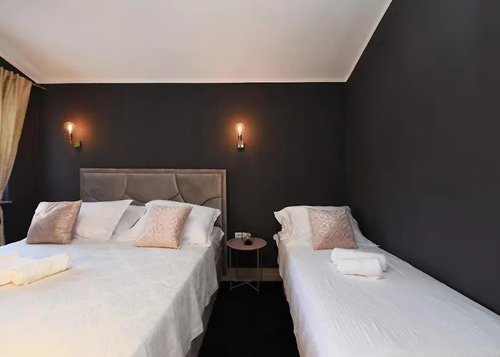 Malako Family Seline